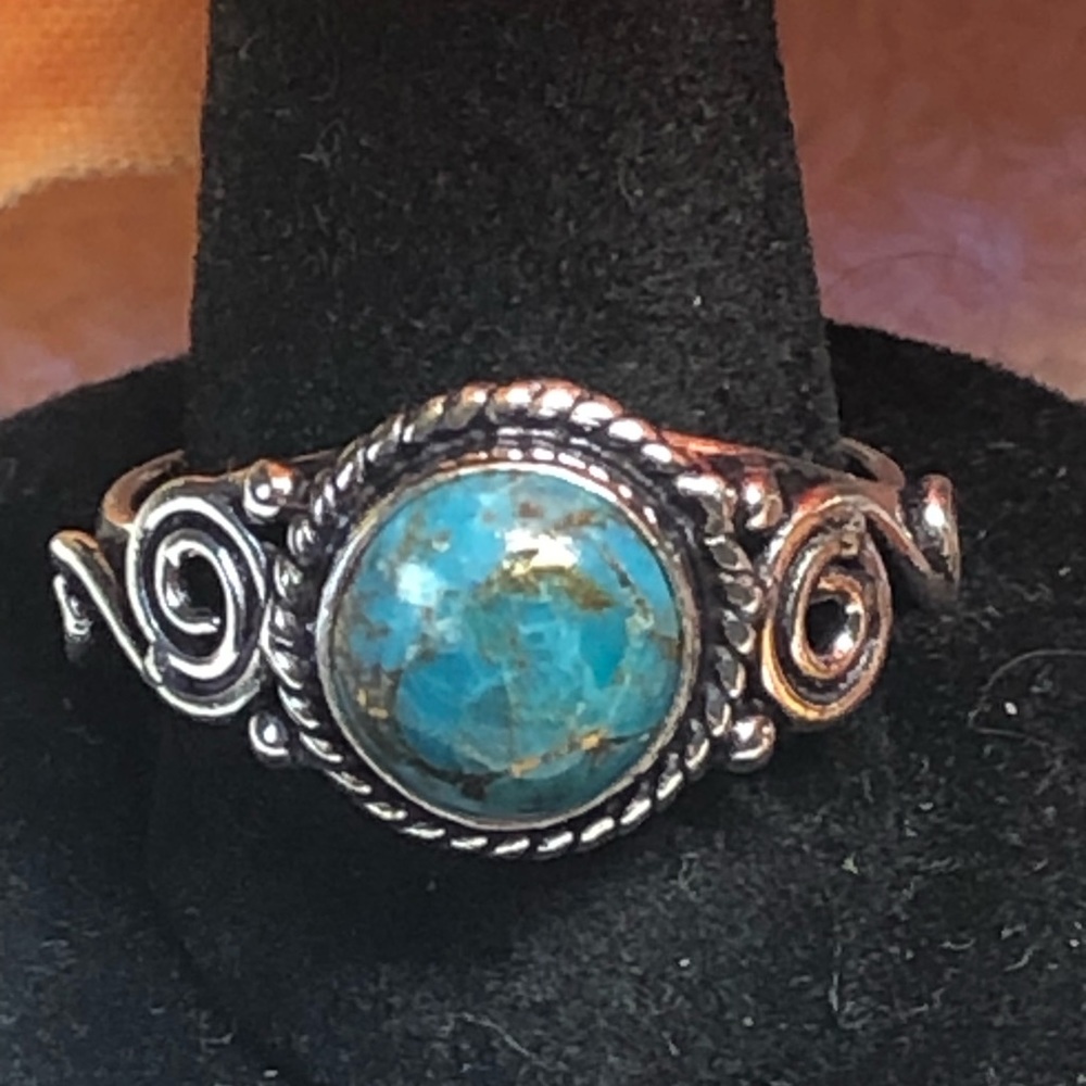 Blue Turquoise copper ring in sterling-925-etched shoulders very pretty! NWOT